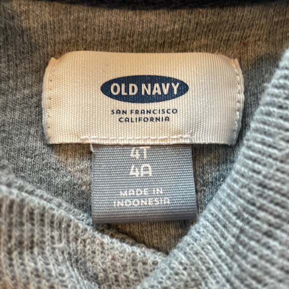 Gray Old Navy Sweater - Size 4T - Picture 2 of 4